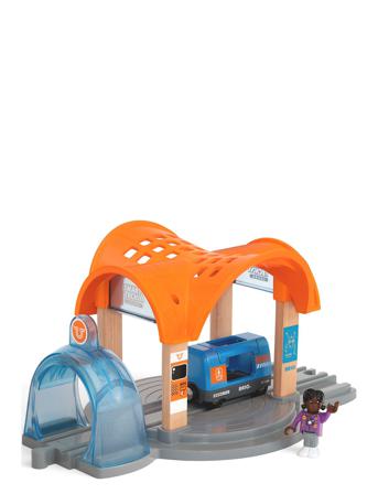 Brio World Smart Tech Sound Togstasjon Med Magiske Tunneler Toys Toy Cars & Vehicles Toy Vehicles Trains Multi/mønstret BRIO