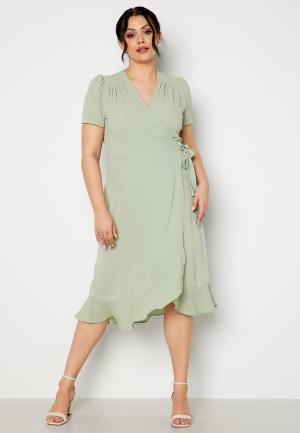 John Zack Curve - Short Sleeve Wrap Frill Curve Dress 54 (UK26) - Sage Green - Midiklänningar - Dam - Bubbleroom Omlottklänning