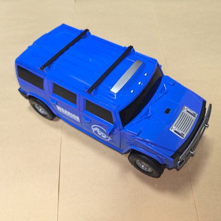 Automatisk transformerande leksaksbil, förvandlas till robotbilsmodell, projicerad bild, med ljus, med musik, undviker automatiskt hinder