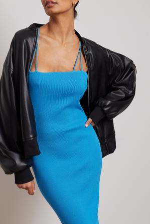 NA-KD Robe longue en maille fine à dos ouvert - Robes Pull - Bleu - Large