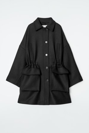 COS Women's Oversize Workwear Kappa I Ull in Svart