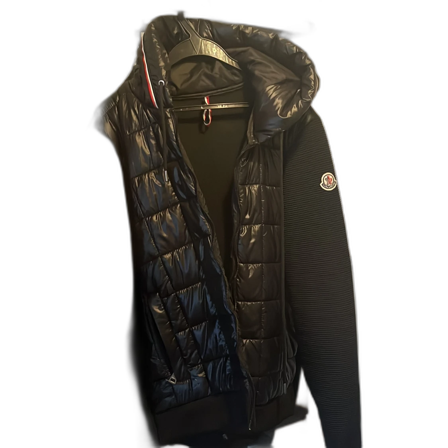 Svart pufferjacka från Moncler