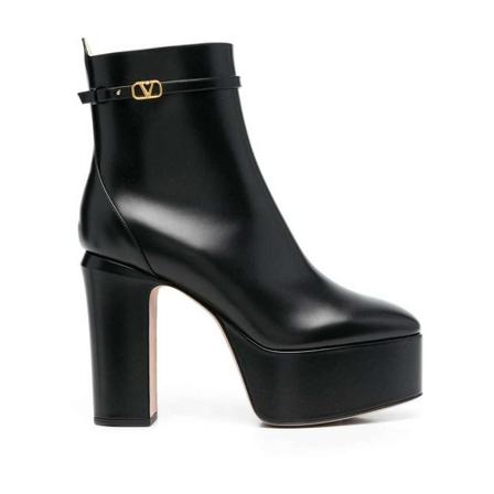 Valentino Garavani Heeled Laarzen , Zwart , Dames , Maat: 39 EU Enkellaarsjes