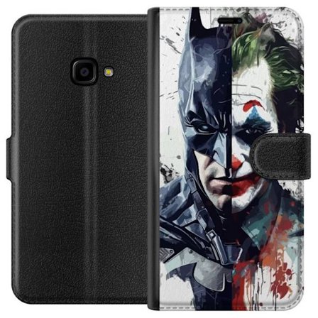 Kompatibel Tegnebogsetui til Samsung Samsung Galaxy Xcover 4 Delt portræt af Batman og Joker i dramatisk illustration, ikonisk superhelte motiv med m