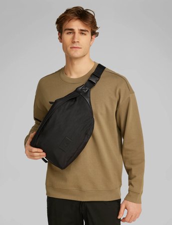 Calvin Klein Metro Nylon Oversized Waistbag - Black - ONE SIZE