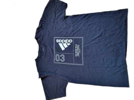 ADIDAS T-SHIRT - SVART MED TRYCK - STRL L