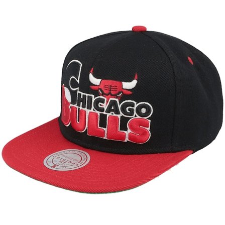 Mitchell & Ness - Negro snapback Gorra - Chicago Bulls Text Stack Black/Red Snapback @ Hatstore