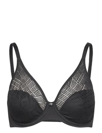 Emma Covering Molded Bra Designers Bras & Tops Full Cup Bras Black CHANTELLE