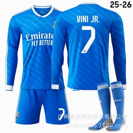 Real Madrid 25/26 vieraspelipaita pitkillä hihoilla - Mbappe, Vinicius, Ronaldo design, sisältää sukat. Vinicius