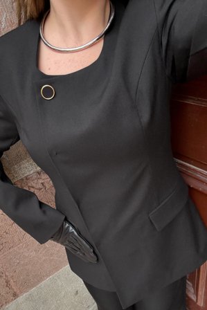 NA-KD Blazer mit Rundhalsausschnitt und einem Knopf - Taillierter Blazer - Schwarz - EU 36