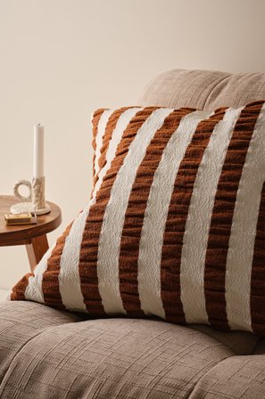 Jotex - Putetrekk 60x60 Cm Karamellbrun/naturvit - SEERA - Kjøp Pynteputer & trekk hos Jotex