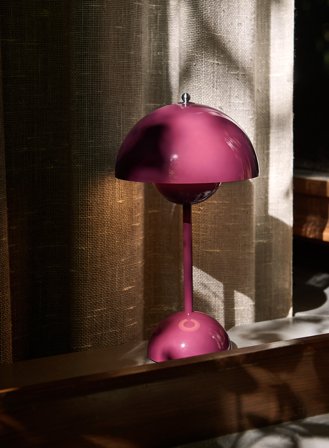 Flowerpot VP9 oppladbar bordlampe H30 - tangy rosa