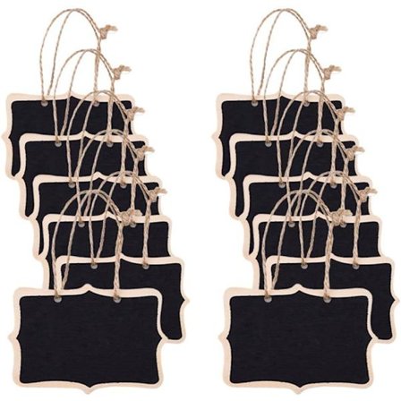 Et sett med 12 rektangulære små tavler med kritt