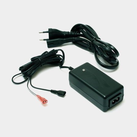 Batteriladdare Humminbird, 100 - 240 V, 12 V, 1 A / timme, med kabel + stiftanslutningar för mindre batterier