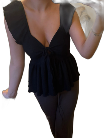 Svart blus med volang och knyt