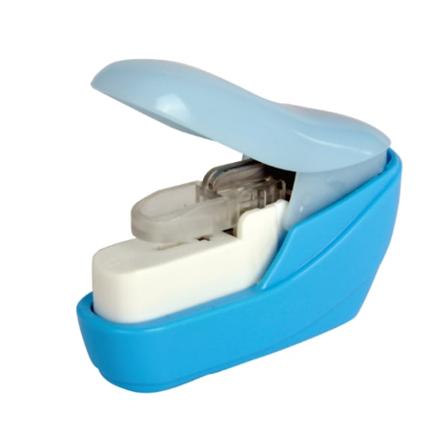 Sininen Mini Safe Stapleless Käsin Pidetävä Niittaaja 4 Arkin Kapasiteetti Niitta