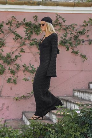 Moa Mattsson x NA-KD Robe longue en maille boutonnée de perles - Robes Pull - Noir - XS (EU 32)