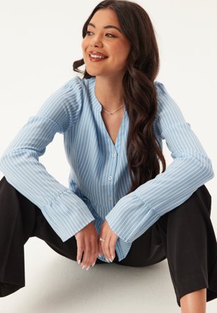 Happy Holly - Flounce Shirt - Blue/Striped