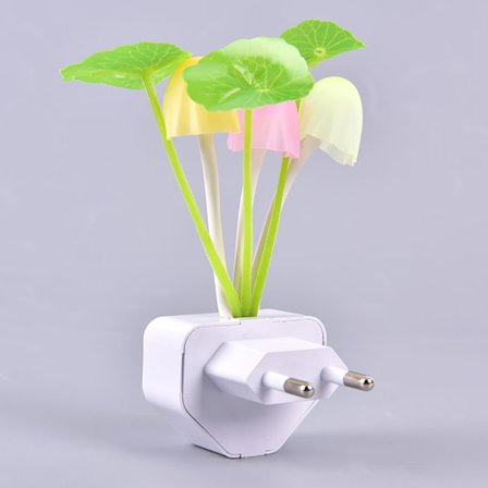 Romantisk LED nattlampa Svampsensor Plug-in vägglampa