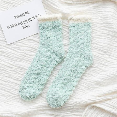 Muodikkaat naisten kissantassu raidalliset sukat paksut korallifleece tyttöjen yöunet sukat lattiasukat