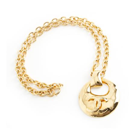 Chanel Vintage, Pre-owned long necklace with large round CC pendant Geel, Dames, Maat:ONE Size