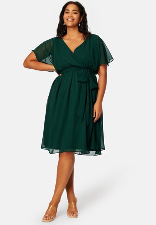 Goddiva Curve - Flutter Sleeve Chiffon Midi Dress - Green - Kläder - - Bubbleroom