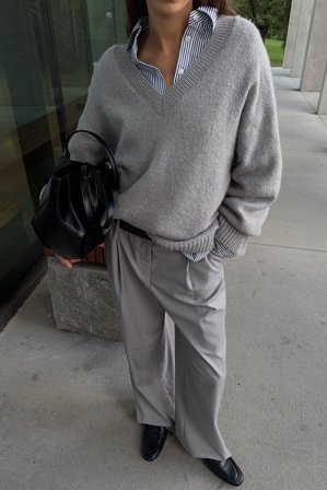 NA-KD Pull en maille de laine à col en V - Pulls - Gris - M