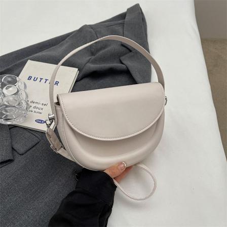 Länsimainen tyyli ranskalainen tyyli yksi olkalaukku naisten kesä 2024 uusi muoti flip satulalaukku yksivärinen käsilaukku pieni laukku crossbody Rice