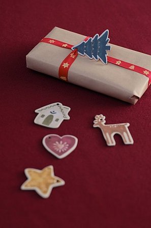 Jotex - Xmas Flicken Bunt - FOLKY - Kaufe Geschenkpapier und -band bei Jotex