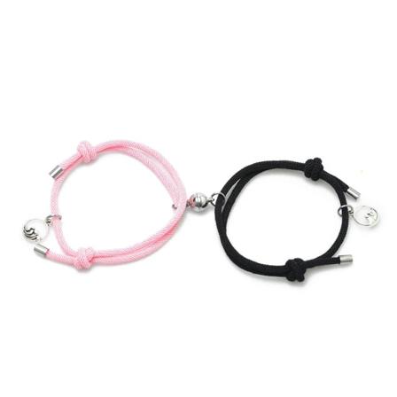 1 par magnetiske avstandsarmbåndsett tauflettet attraktive armbånd elskere Smykker Valentinsdagsgave - Perfet Pink and black