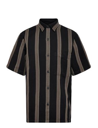 Short Sleeved Shirt Patterned Closed