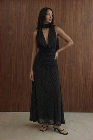 NA-KD - Maxikjole med halterneck - Prikkete Kjoler - Svart - L