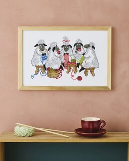 Broderisæt Billede Får der strikker - Permin