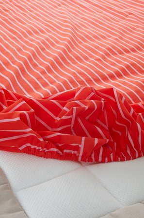 Jotex - Stretchlaken Økologisk Tomatrød/rosa - SIMA - Kjøp Dra-på-laken hos Jotex