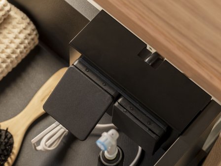 Svedbergs Poem Stikkontakt sort, IP44, Kontakter & stikkontakter