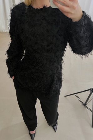 NA-KD Blus med formade ärmar och fransar - Blusar - Svart - EU 44