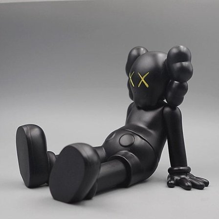 Kaws modell leker med sittende stilling PVC tegneseriefigur samleobjekt dukke bil interiør Svart