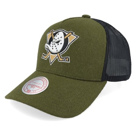 Mitchell & Ness - NHL Groen trucker Cap - Hatstore Exclusive x Anaheim Ducks Winterized Forest Green Trucker @ Hatstore