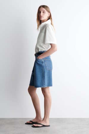 COS Women's Shorts In Denim A Gamba Larga in Blu