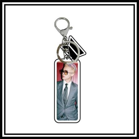 BTS akryylinen avaimenperä riipusvalo kannettava avaimenperäsarja lahja fo