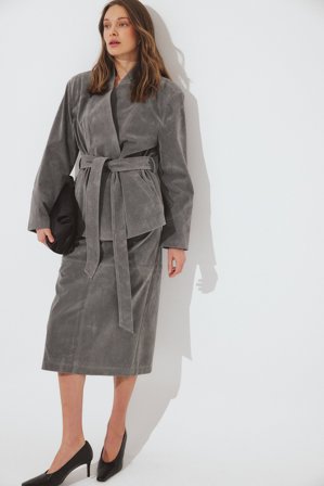 Pelin x NA-KD Faux Suede Midi Skirt - Mellemlange nederdele - Grå - EU 36