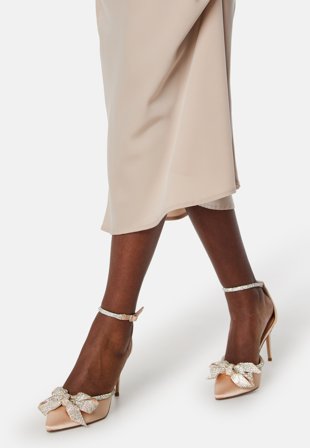 Steve Madden Lumiere Sandal Champ Satin Klær