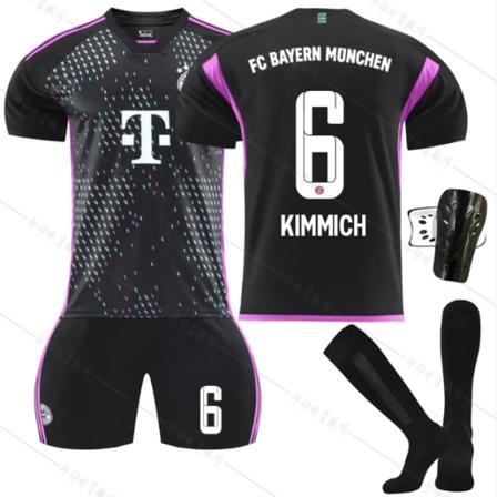 23/24 kauden Bayernin vieraspelipaita setti sukkien ja suojavarusteiden kanssa No.6 KIMMICH Barnstorlek28