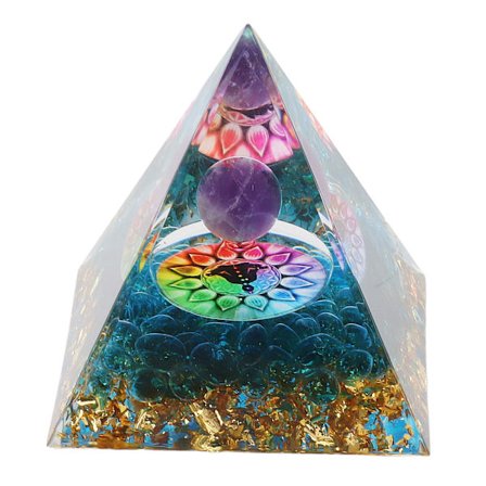 Positiivisen energian kidepyramidi - kide-epoksihoitokidepyramideja meditaatioon - onnekas sisustus