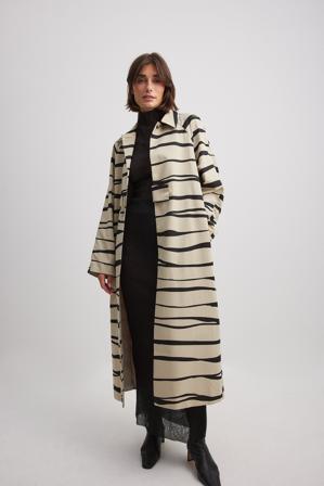 Josefine HJ x NA-KD Manteau avec boucle - Trenchcoats - Multicolore - EU 32
