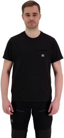 Alaska 1795 Freedom t-paita rintataskulla, musta