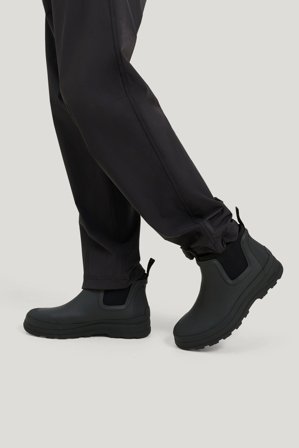 Tretorn Terrain Low Neo — Rubber Boot Men/Women — Black | Vêtements d’extérieur, bottes en caoutchouc, vestes et vêtements de pluie pour femmes, 