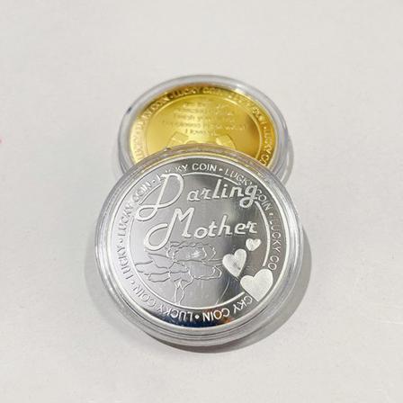 Grattis På Födelsedagen Märke Silver Och Guldpläterade Mynt Metallmärke L