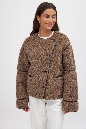 Moa Mattsson x NA-KD Veste en fausse fourrure - Manteaux en fausse fourrure - Brun - EU 34