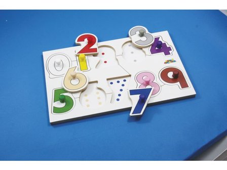 Knoppussel i trä siffror - Lyreco - Skola och förskola - Lekmaterial - Pussel - Knoppussel